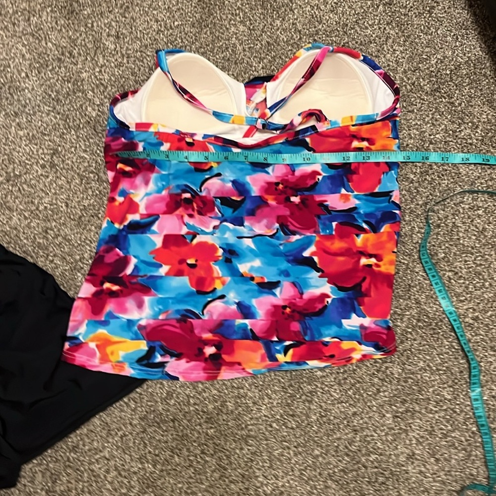 St. John’s Bay  swimsuit top & shorts size 10 - Picture 10 of 12
